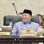 Gubernur Kalsel H Muhidin saat menghadiri rapat paripurna DPRD Provinsi Kalsel di Banjarmasin