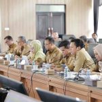 rapat badan anggaran dprd kalsel bersama dengan pemerintah provinsi kalsel