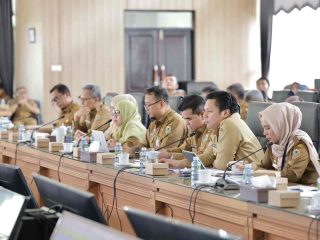 rapat badan anggaran dprd kalsel bersama dengan pemerintah provinsi kalsel