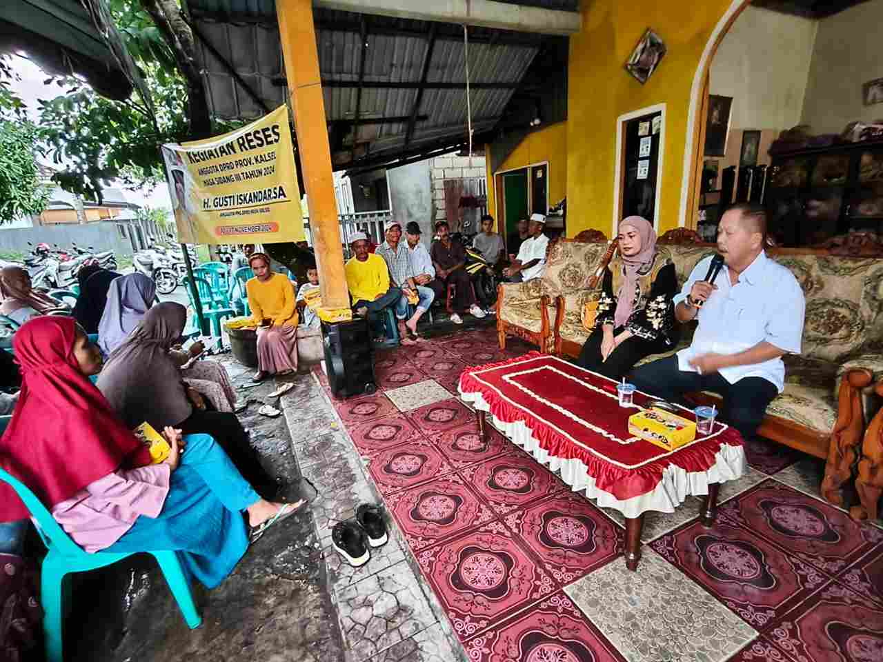 anggota dprd provinsi kalsel, gusti iskandar ketika melakukan reses ke masyarakat di kalsel