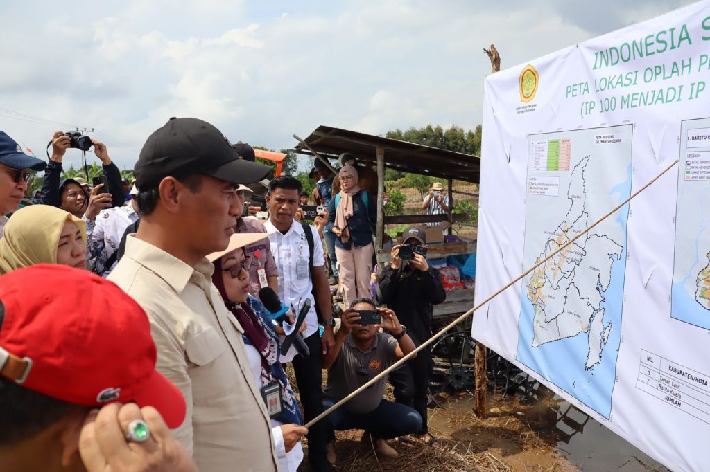 Menteri Pertanian Andi Amran Sulaiman melakukan kunjungan kerja ke Kalimantan Selatan