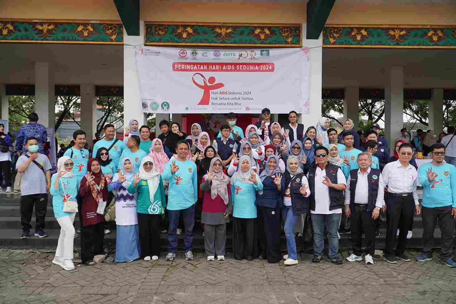 foto bersama dengan isteri walikota banjarmasin, ibnu sina