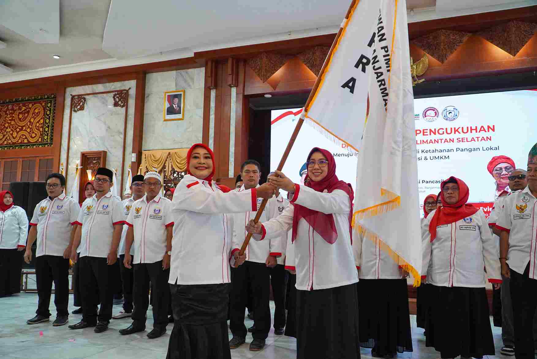 Siti Wasilah Ketua TP PKK Kota Banjarmasin resmi dilantik sebagai Ketua Dewan Pimpinan Daerah Kita Indonesia Prabu