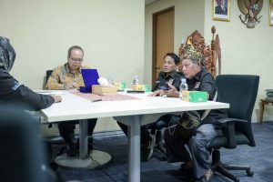 Pressroom DPRD Kalsel saat diskusi dengan Direktur Pengelolaan Media Ditjen IKP.