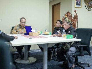 Pressroom DPRD Kalsel saat diskusi dengan Direktur Pengelolaan Media Ditjen IKP.
