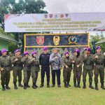 Mahasiswa Uvaya mengikuti upacara penutupan Pendidikan Dasar Bela Negara di Rindam VI/Mulawarman, Banjarbaru