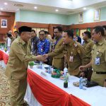 Gubernur Kalimantan Selatan, H. Muhidin, memimpin rapat koordinasi dengan kepala daerah terpilih dan pejabat pemerintah daerah di Banjarbaru