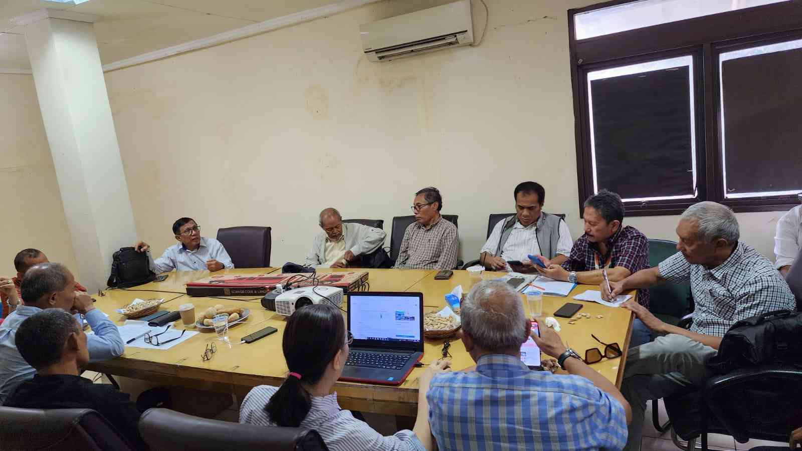 rapat persiapan HPN 2025 di Jakarta, dengan Ketua Umum PWI Pusat Hendry Ch Bangun berbicara tentang dukungan PWI terhadap program ketahanan pangan