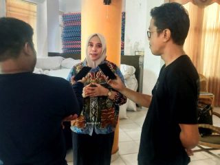 Bazar UMKM di perayaan Hari Pers Nasional 2025 di Kalimantan Selatan, diadakan di halaman Kantor Gubernur Kalimantan Selatan, Banjarbaru. Para pelaku UMKM menampilkan berbagai produk lokal unggulan dengan kualitas tinggi dan nilai budaya khas Kalimantan Selatan