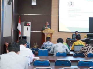 Sekda Zulkipli Yadi Noor memimpin rapat koordinasi peluncuran Program Genting di Barito Kuala.
