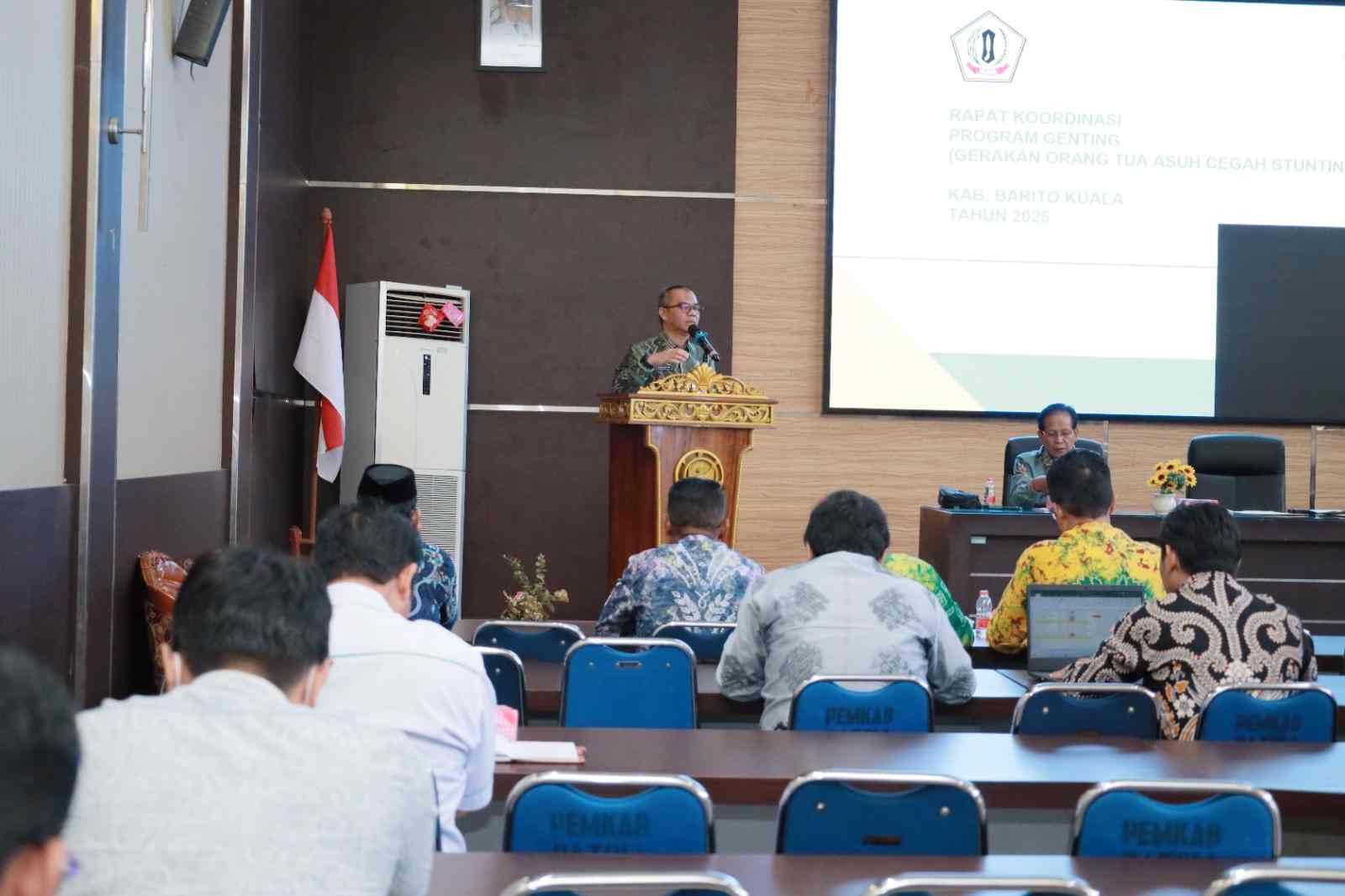 Sekda Zulkipli Yadi Noor memimpin rapat koordinasi peluncuran Program Genting di Barito Kuala.
