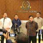 Jaksa Agung RI, Burhanuddin, dan Menteri BUMN RI, Erick Thohir, melakukan pertemuan untuk membahas tindak lanjut hasil sitaan Kejaksaan terhadap lahan PT Duta Palma Group dan rencana pengelolaan aset tersebut oleh Kementerian BUMN
