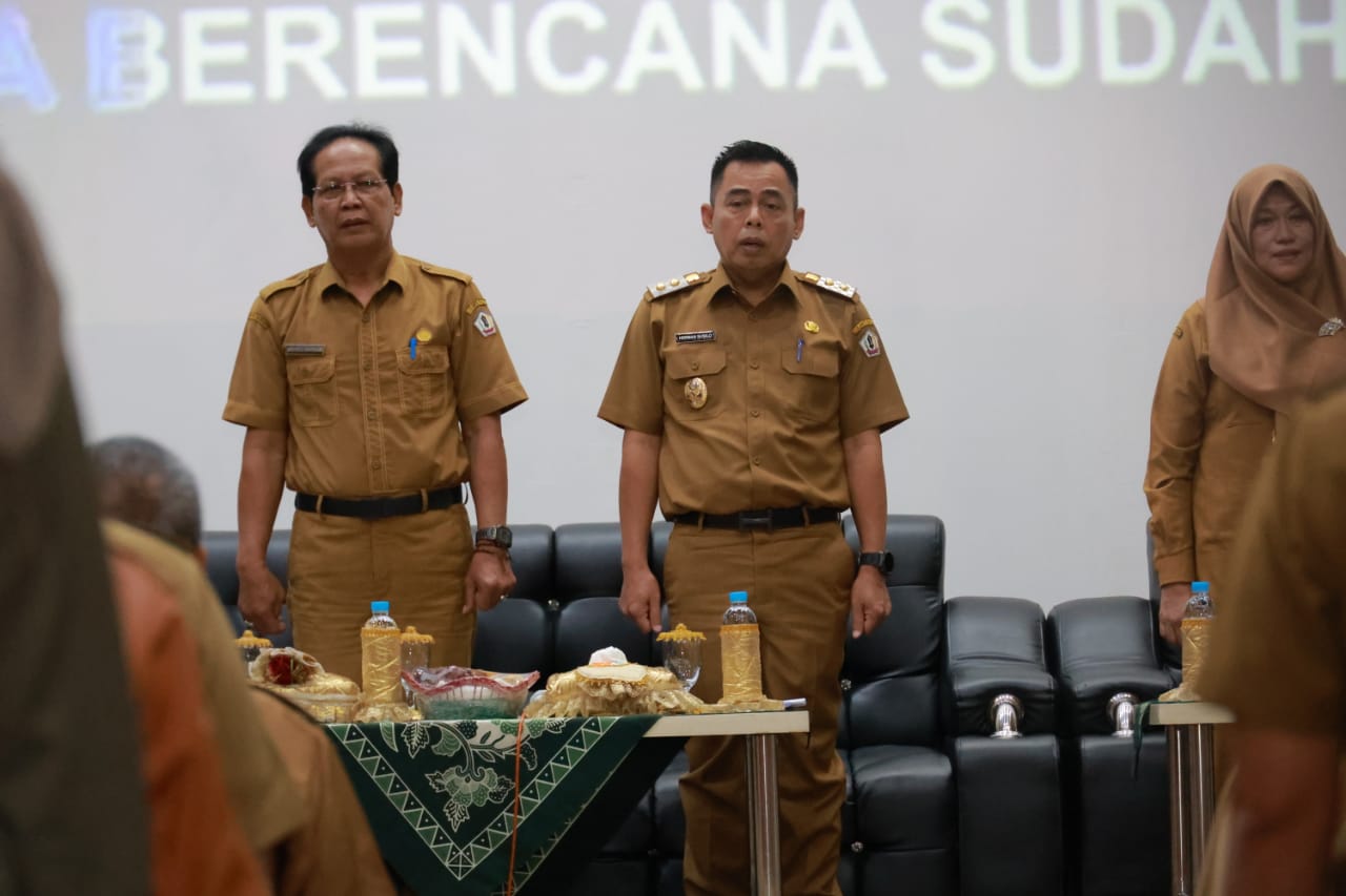 Wakil Bupati Herman Susilo menghadiri acara sosialisasi program Genting yang melibatkan masyarakat dan perusahaan di Barito Kuala.