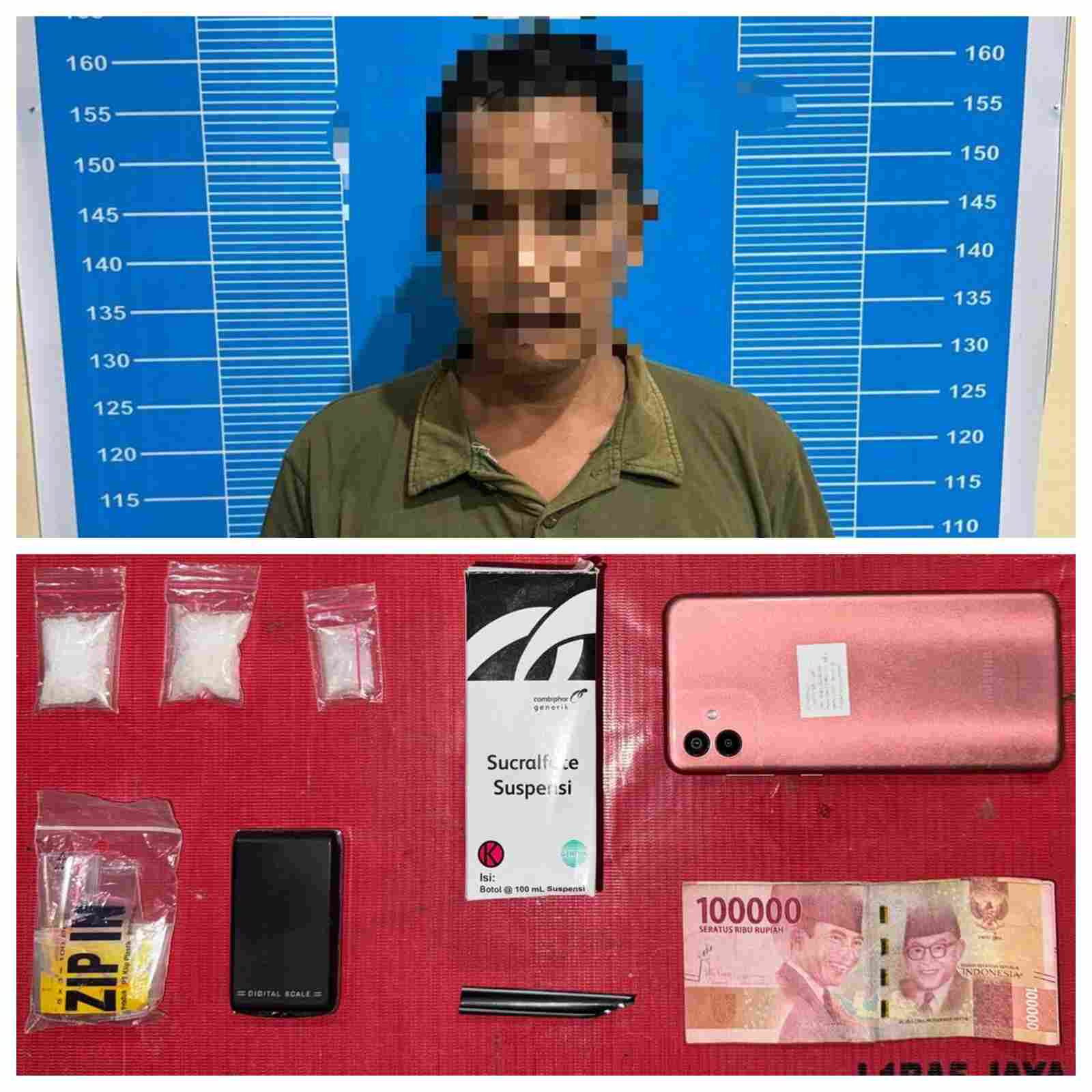 Petugas Satresnarkoba Polresta Palangka Raya menggeledah kediaman tersangka yang diduga terlibat dalam peredaran narkotika jenis sabu, menemukan tiga paket sabu beserta barang bukti lainnya.