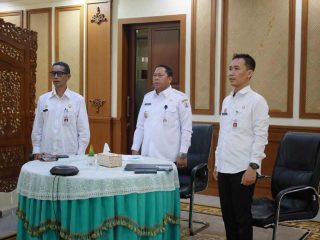 Bupati Barito Kuala, Dr. H. Bahrul Ilmi, mengikuti peluncuran Indikator Indeks Pencegahan Korupsi Daerah (IPKD) MCP 2025 secara virtual melalui Zoom yang diselenggarakan oleh KPK RI.