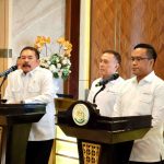 Jaksa Agung RI Burhanuddin dan Direktur Utama PT Pertamina (Persero) Simon Aloysius Mantiri dalam pertemuan untuk membahas penegakan hukum terkait tata kelola minyak mentah dan produk kilang, serta upaya menuju Good Corporate Governance di BUMN.