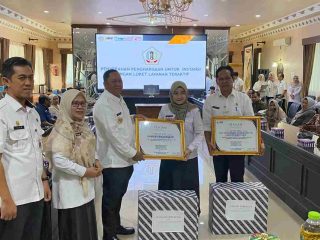 Bupati Barito Kuala H. Bahrul Ilmi membuka Rapat Koordinasi dan Evaluasi Mal Pelayanan Publik 2025, didampingi jajaran Forkopimda dan pimpinan instansi terkait, Rabu (23/4) di Aula Bahalap.