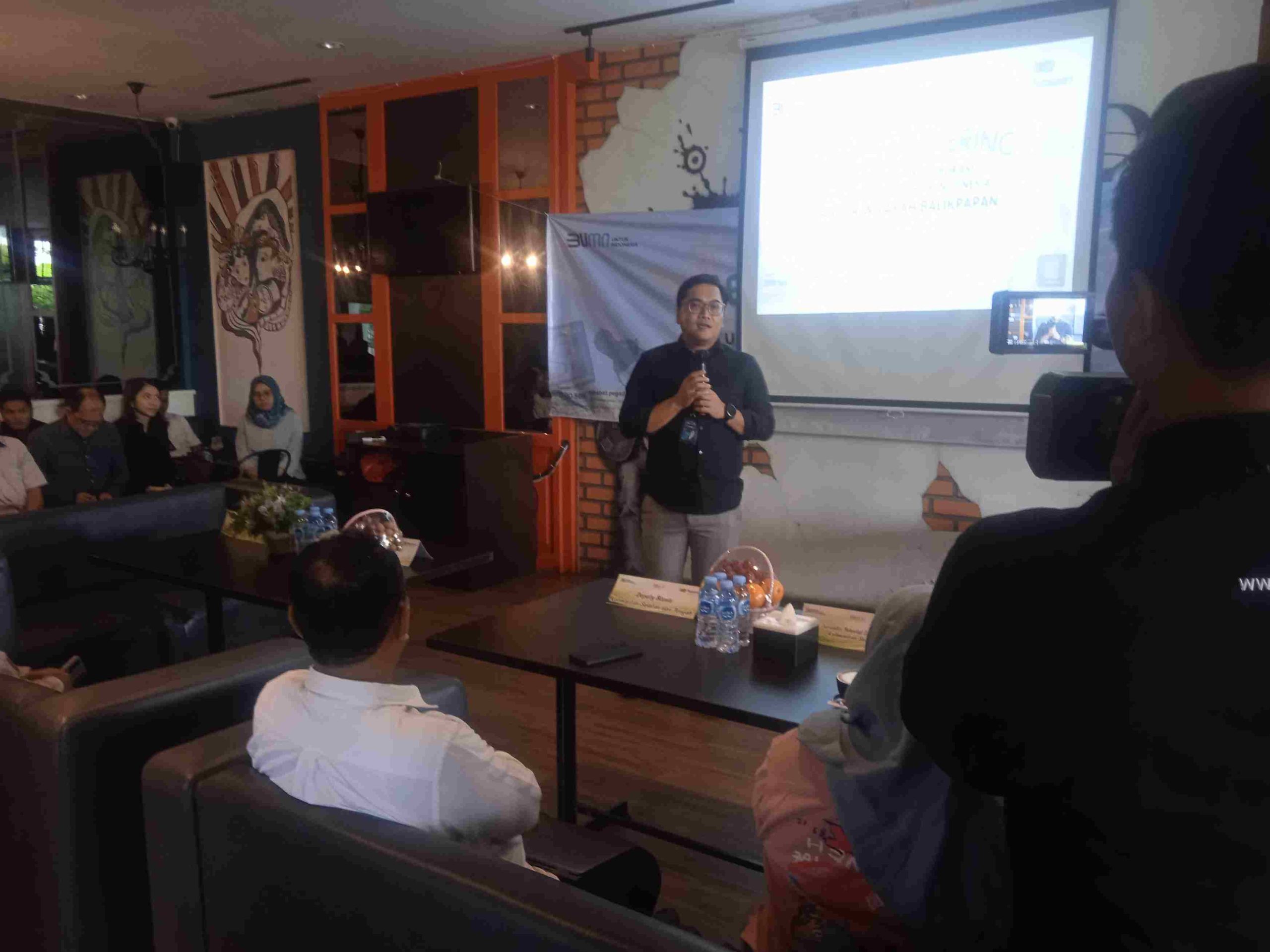 CEO PT Pegadaian Kalimantan, Renaldi Lubis, saat memberikan sambutan dalam acara Media Gathering di Banjarmasin, Senin (19/5). Ia menekankan pentingnya sinergi antara Pegadaian dan media dalam menyampaikan informasi kepada masyarakat.