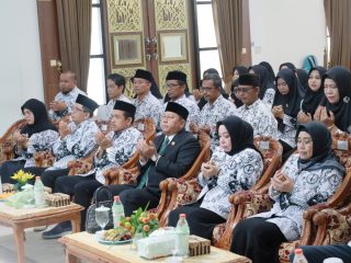 Hj Noor Hayati Bahrul Ilmi Resmi Dikukuhkan Sebagai Ibunda Guru PGRI Batola