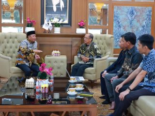 Bupati Barito Kuala Terima Audiensi PLN Kalsel Bahas Pembangunan Listrik Desa